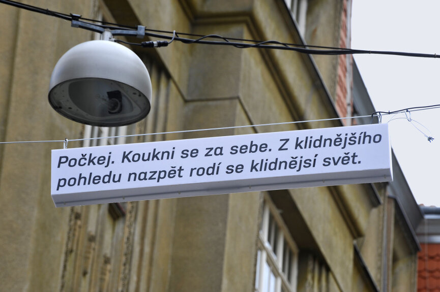 Richard Loskot - Zpráva od Mahena, sdílená virtuální instalace, ulice Kobližná u Mahenovy knihovny